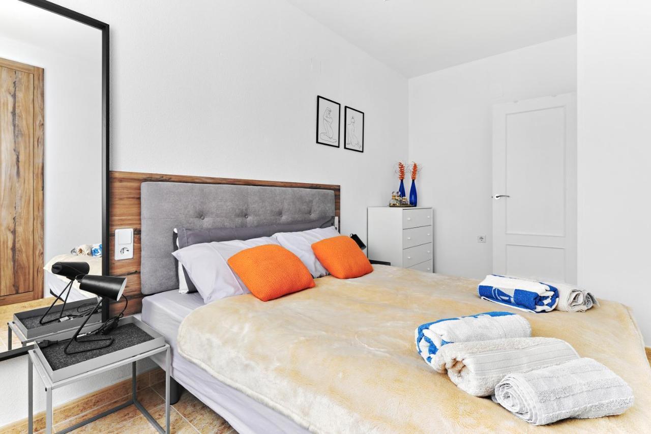 Cozy Apartment Near Playa Del Cura In Торевьиа Экстерьер фото