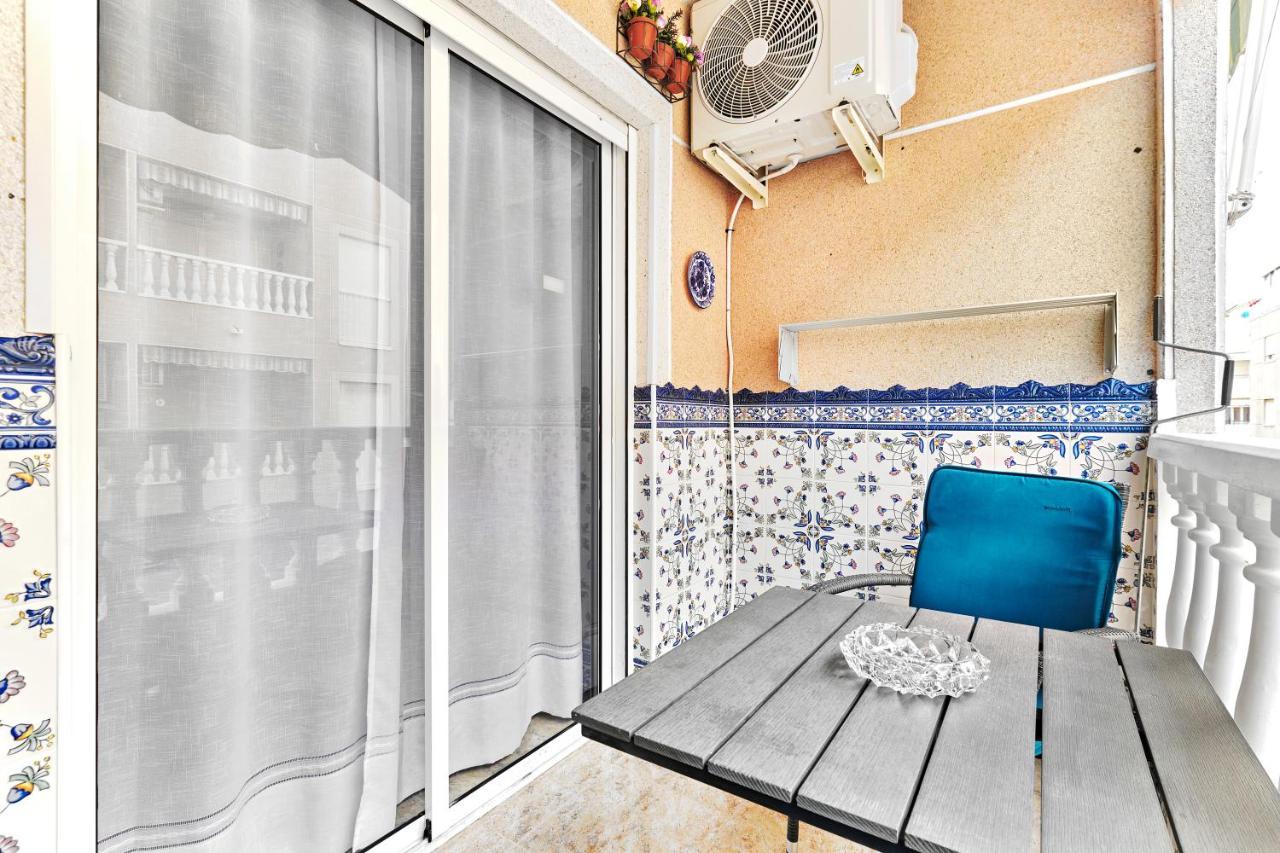 Cozy Apartment Near Playa Del Cura In Торевьиа Экстерьер фото