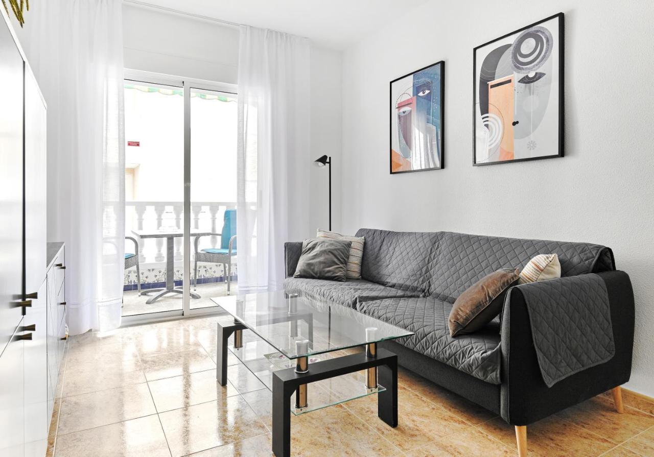 Cozy Apartment Near Playa Del Cura In Торевьиа Экстерьер фото